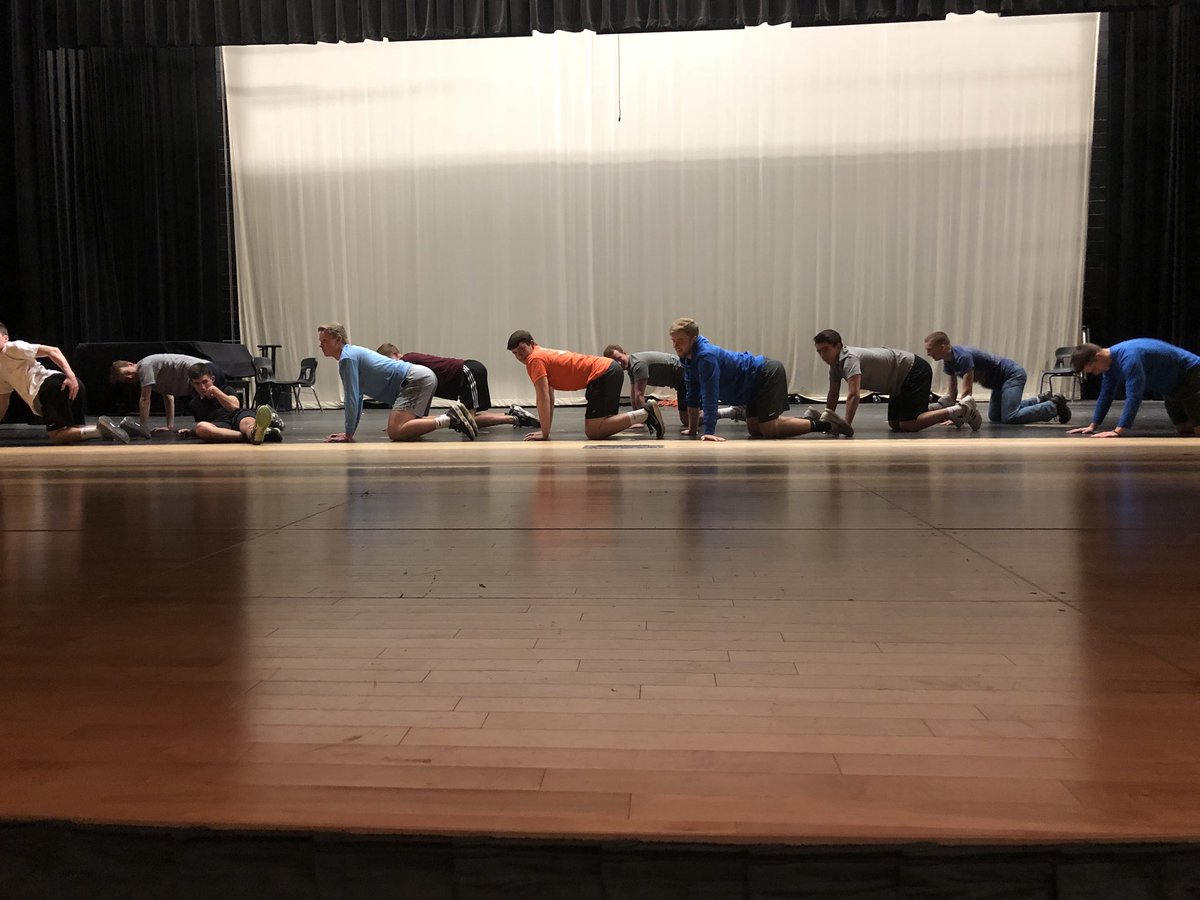 hhsEL2018's tweet photo. Beyoncé would be proud ;) COME TO MR. HHS MARCH 9th AT 7pm TO SEE MORE!! https://t.co/I7T0PEJVnb