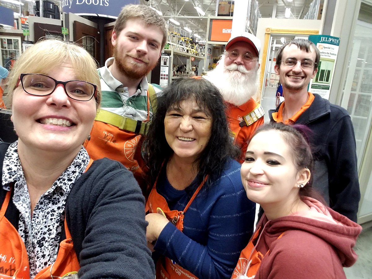 BarbieFirooz's tweet photo. 4653 #leadarmy. Great partnerships. Specialty & MET getting us spring ready, keeping us in stock with samples & brochures, packed down and entering leads/measures in D23 last week! Homer to D23 specialist Kyle for his efforts!@XConnollyJr @TeamCashAtTHD @JeffHarrell18 @tjharris41 https://t.co/QLBx5NAk7L