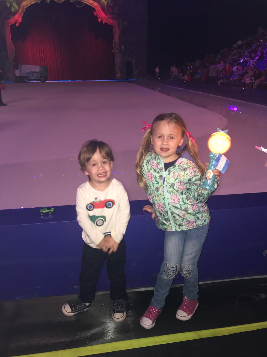 Jeff Francoeur on X: Nothing I love more in this world than seeing my kids  smile and laugh. Disney on ice killed it  / X