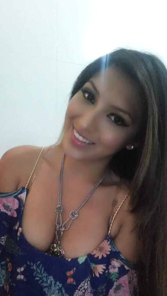 Girlclaudia08's tweet photo. Que linda nochesita 😊😙😚 https://t.co/HCdNF9T8Ln