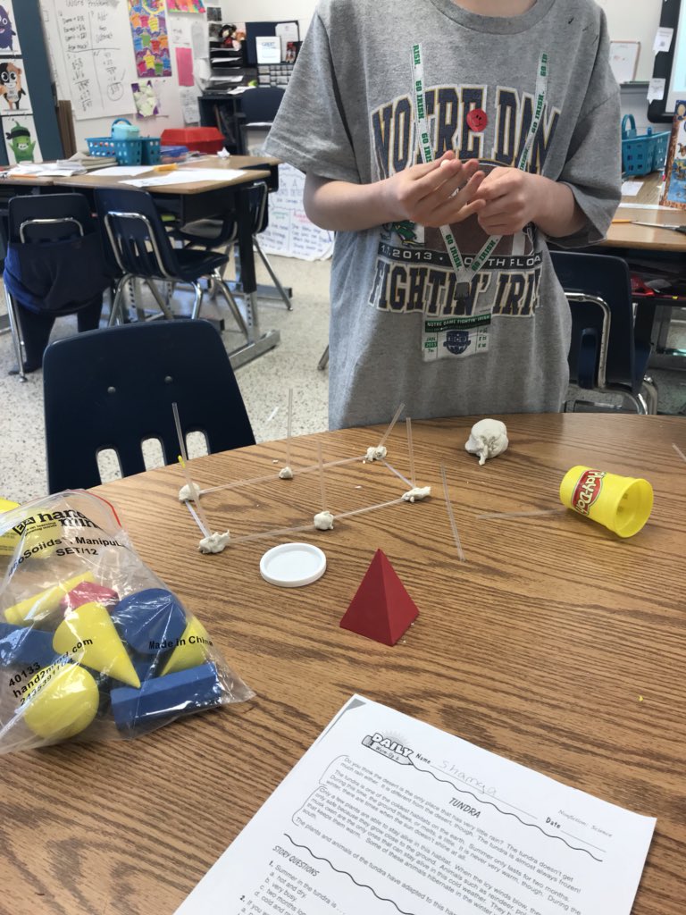 ajtaylor757's tweet photo. Hands on learning is the best kind of learning! #solidfigures #3rdgraderocks 🙌🏼 https://t.co/pfI97HZaMf