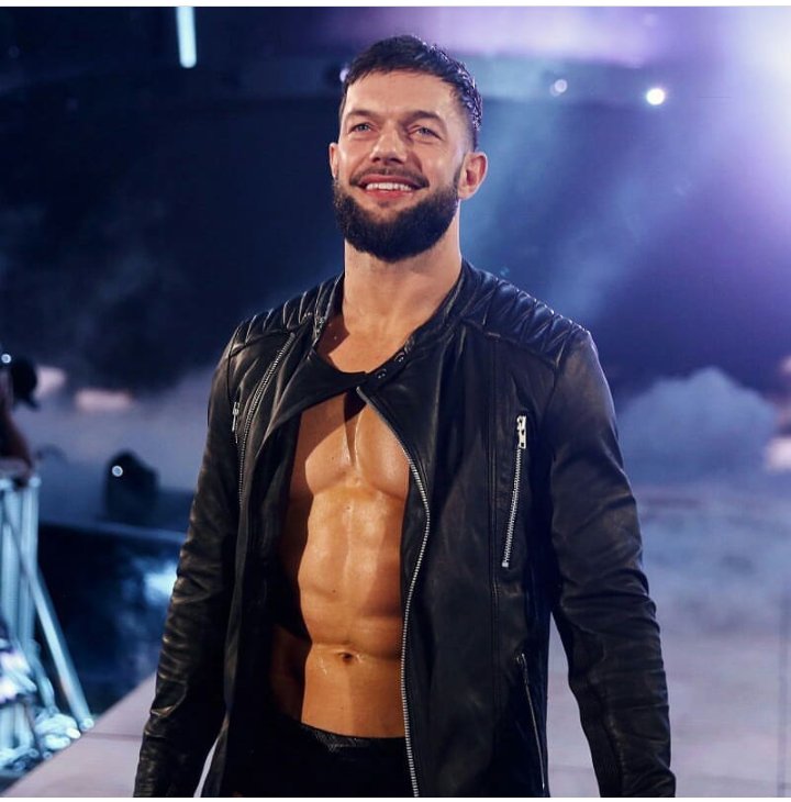 Billierooters1's tweet photo. I know I'm a HUGE @WWERollins fan but @FinnBalor was lookin#Daddyish 😂😂 yesterday and today for the #MMC #TooSweet #BalorClub https://t.co/lpZrwwuTBF