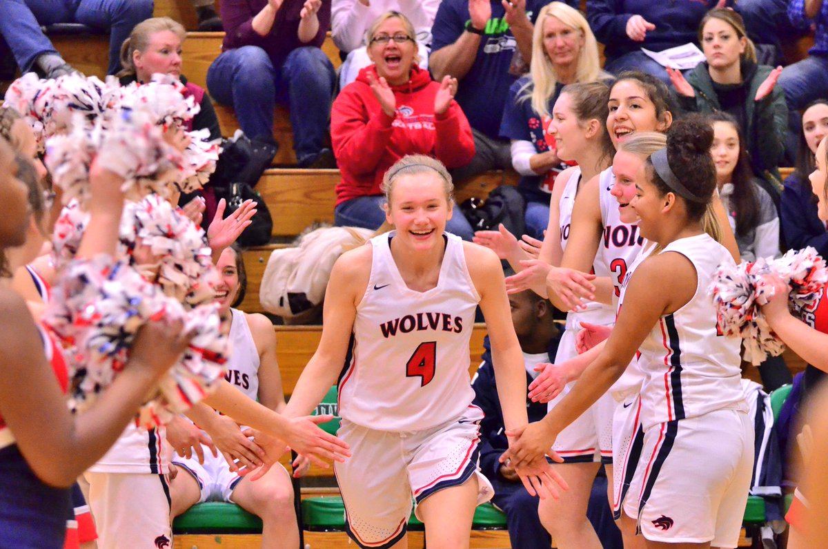 BHHSGirlsHoops's tweet photo. Come see the Lady W🏀lves at the send off tomorrow morning at 7:20. Give your girls a high five at the BHHS bus circle as they head off to the Yakima Valley Sun Dome!!! https://t.co/oKOWNIQVeo