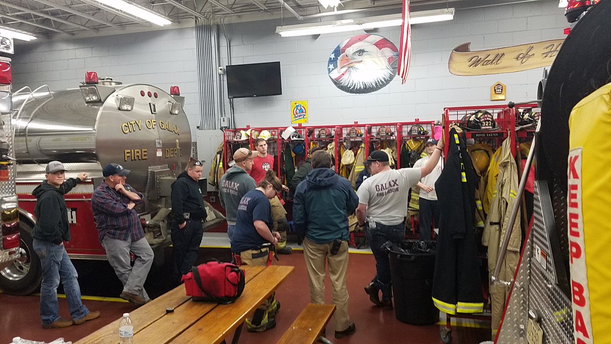 GalaxFireDept's tweet photo. Sometimes the best part of a great @GalaxFireDept Training Night is when the next generation stays late to perfect their craft! #passiton #trainon #tradition #proudcapt https://t.co/QSlUmDS21z