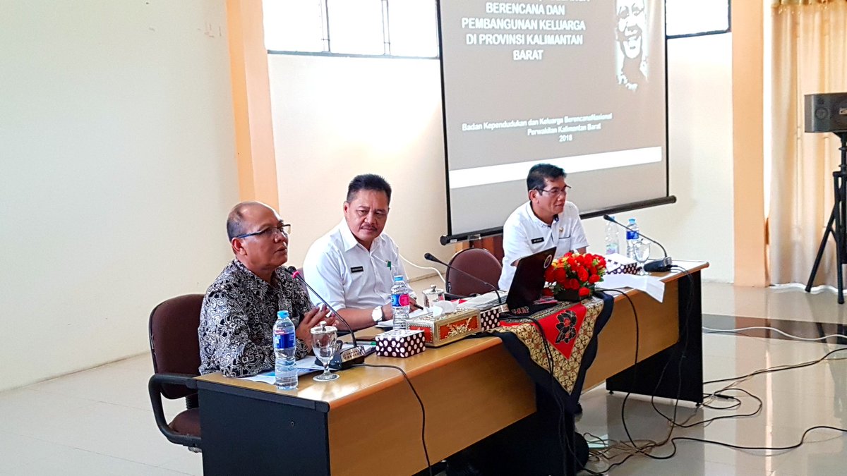 BKKBNKalbar_'s tweet photo. Intervensi BKKBN Prov Kalbar oleh Kepala Perwakilan dalam Penyusunan Perencanaan Teknis SKPD Tingkat Provinsi Kalimantan Barat Dinas Kependudukan dan Pencatatan Sipil Tingkat Provinsi Kalimantan Barat di Ruang Rapat Kantor DPMPSTP
#KalbarBisa
#TadakKawenMude
#GASAK https://t.co/7ziN5ECt2r
