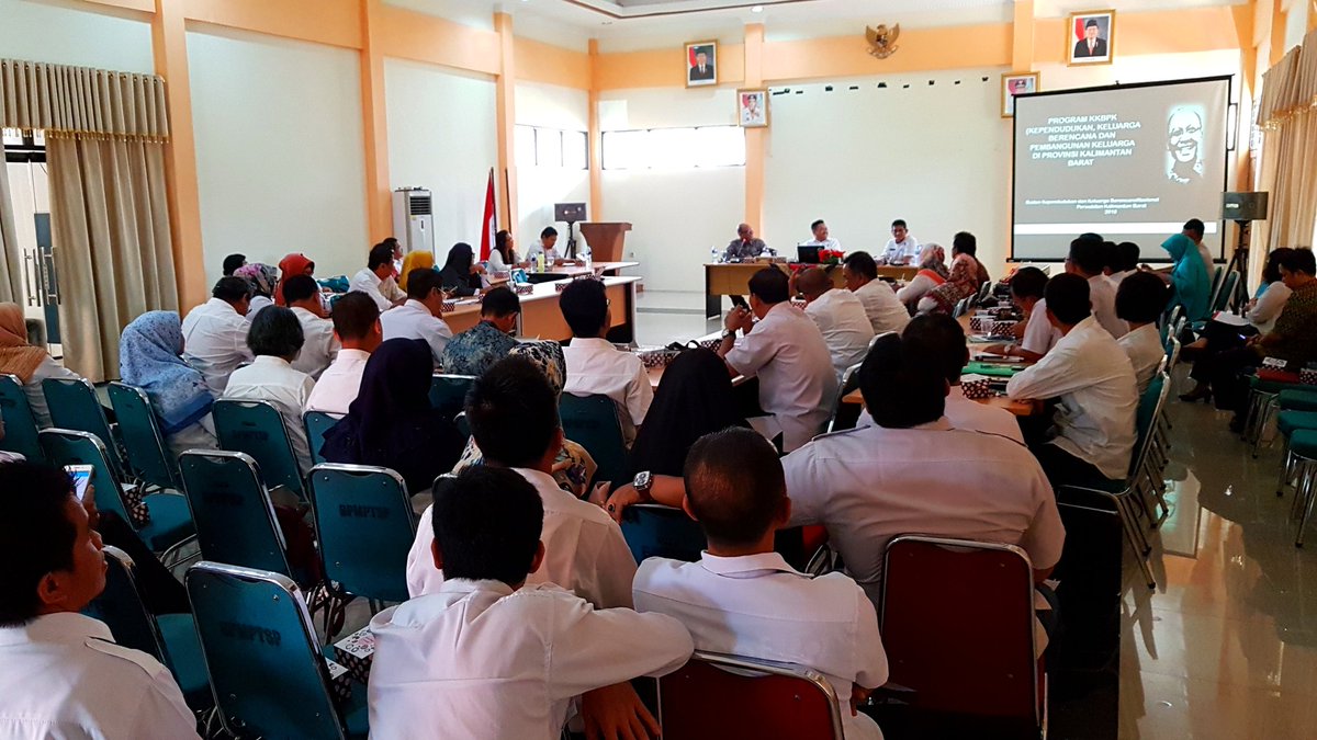 BKKBNKalbar_'s tweet photo. Intervensi BKKBN Prov Kalbar oleh Kepala Perwakilan dalam Penyusunan Perencanaan Teknis SKPD Tingkat Provinsi Kalimantan Barat Dinas Kependudukan dan Pencatatan Sipil Tingkat Provinsi Kalimantan Barat di Ruang Rapat Kantor DPMPSTP
#KalbarBisa
#TadakKawenMude
#GASAK https://t.co/7ziN5ECt2r