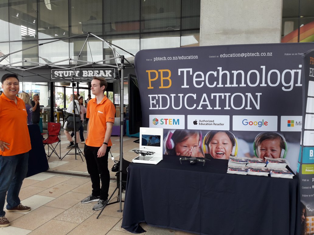 pbtecheducation's tweet photo. We're at @MasseyUni Albany's Campus Life Open Day for O'Week! Come and say hi and check out our VR displays! #NZSTEM @pbtechnz https://t.co/m11gzudnsR