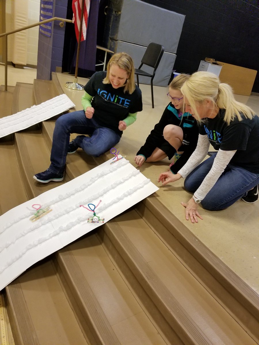 MrJoshuaKennedy's tweet photo. Ms. Pierce and Ms. Musil competing in the Winter Olympics at @WilsonsCreekInt STEAM Night.

@officialSPS #spslearning #steamsps #Olympics2018 @katesidsmom https://t.co/02WOjuums3