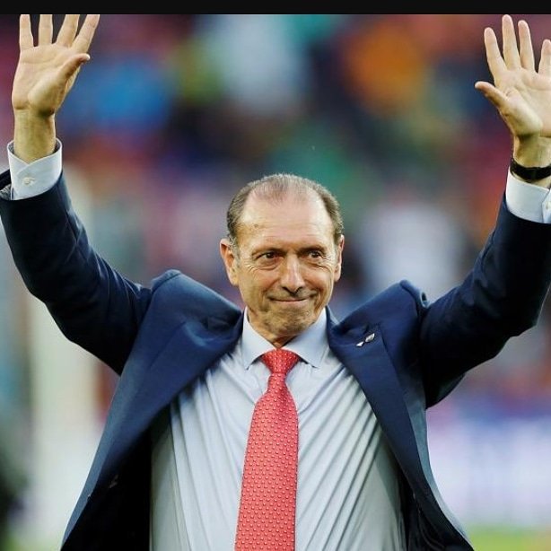 LibreriaLogosGJ's tweet photo. Hasta siempre Brujo. Gijón se ha quedado huérfano con tu partida. #Quini #Sporting https://t.co/jxULnil2d7