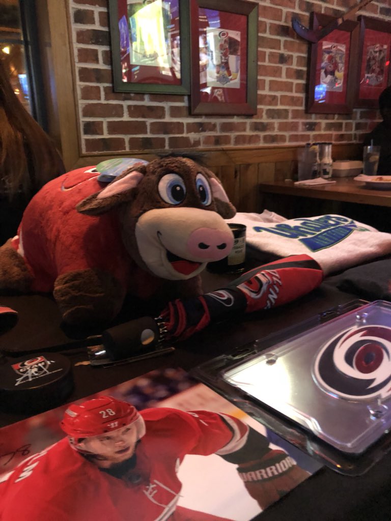 SandiWatts's tweet photo. Hanging out at Cool Bars in Cary. #CAHCoolBars #canes https://t.co/dIFsN6Sago
