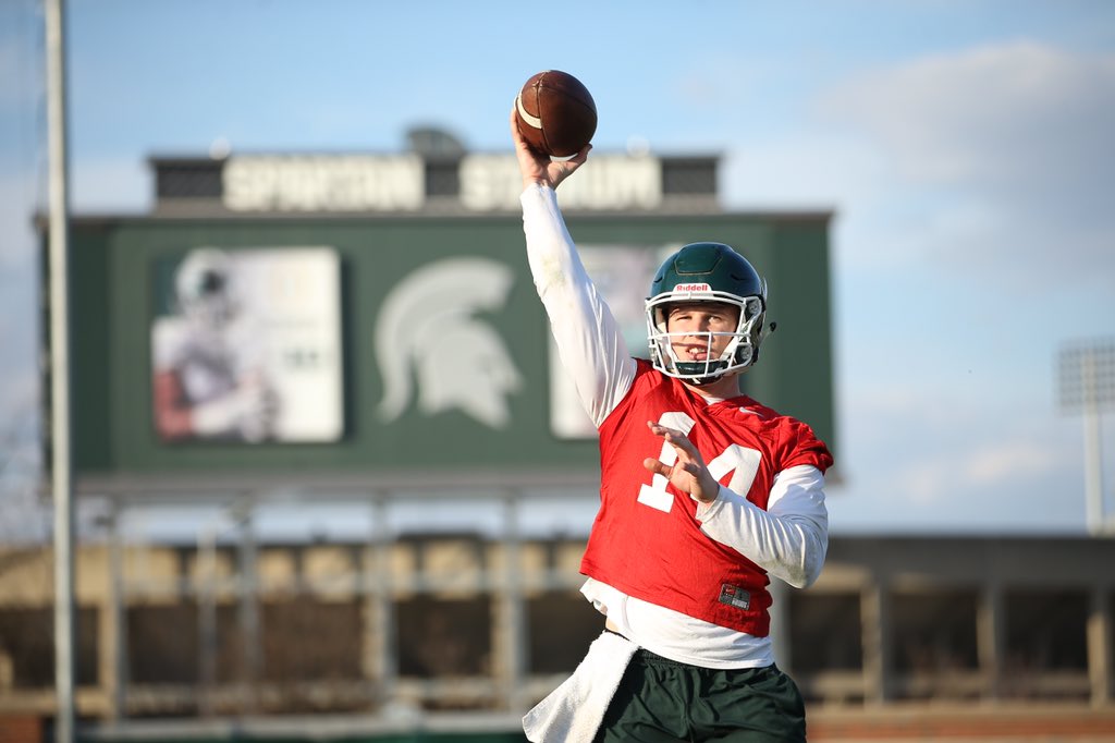 MSU_Football's tweet photo. It was a beautiful day for football in East Lansing! ☀️ and temps in the high-50s for the first spring practice! https://t.co/BKqAsVa2eC