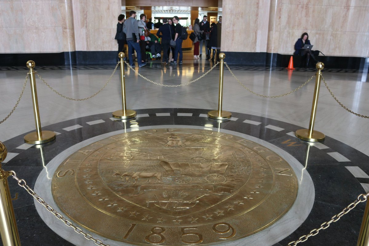 PortlandCC's tweet photo. State seal is bronze and welcomes visitors to the Capit9l Building. Its roped off for a very good reason. If people walked on it the bronze would wear away, ruining the imagery. #PCCDayatCap #coolstuff https://t.co/yXacub9VgS