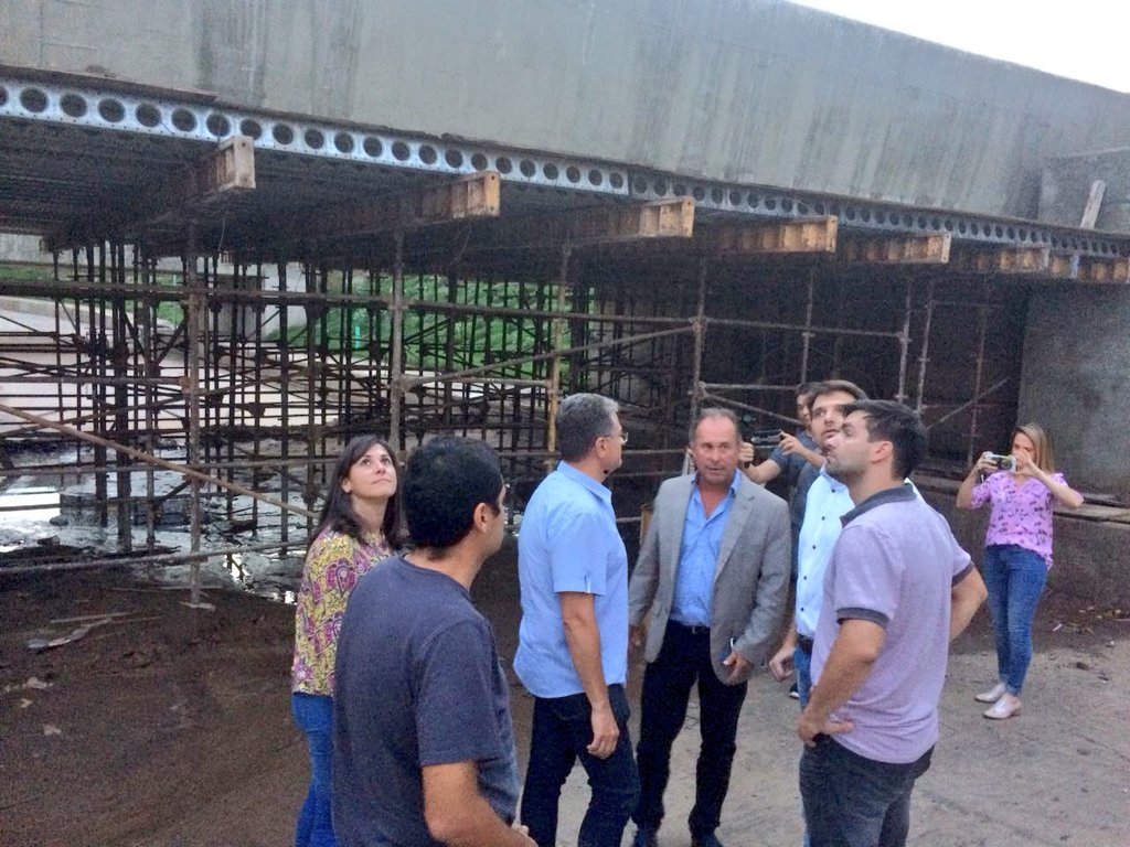 LauraLabat's tweet photo. #Hernando El Secretario @jc_scotto hizo entrega al Int. @_bottasso de tres millones cuatrocientos mil pesos para la obra de #subnivel que ya tiene un avance del 90% https://t.co/6ZBctiXo9f