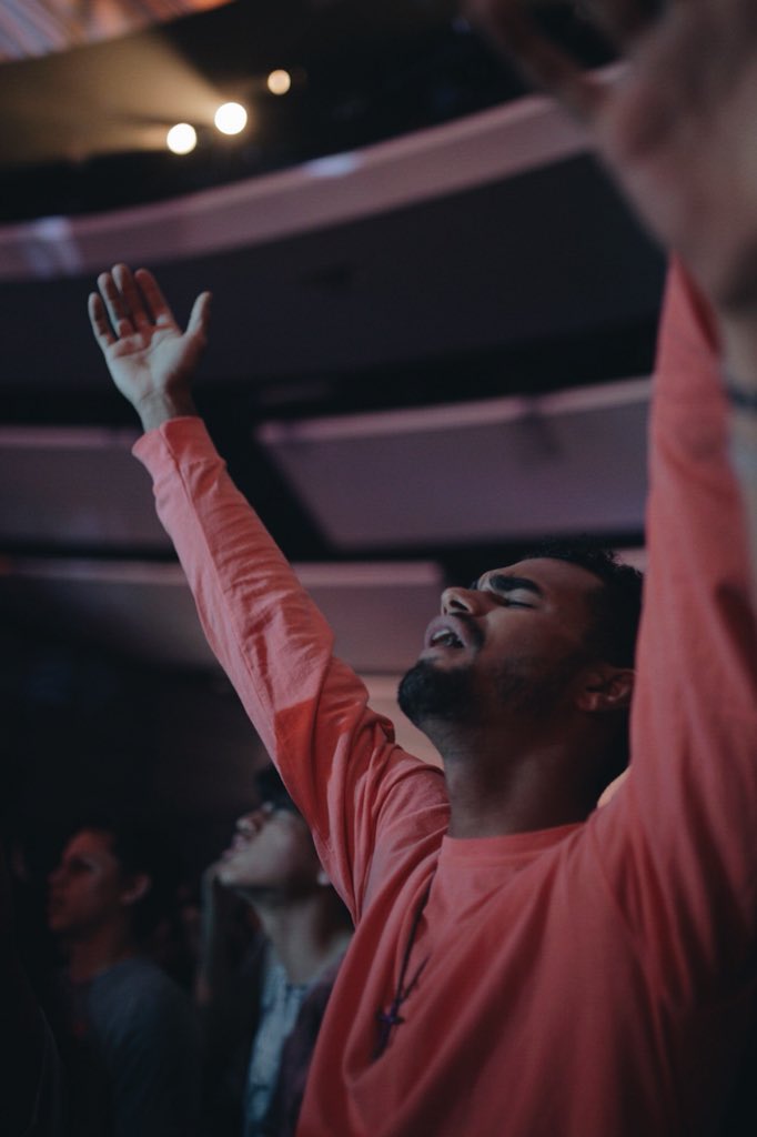 weareseu's tweet photo. Session 2 was incredible! Can’t believe we’re already to Session 3. See you soon 
DOORS ARE OPEN🤘🏻 https://t.co/JcuKKWcH2s