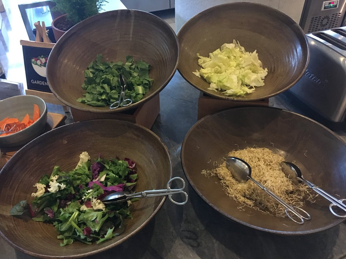 DavidWilding271's tweet image. Korean #BreakfastwithDavid #DiningwithDavid - guess which option I went for! 🤔🤔😂😂