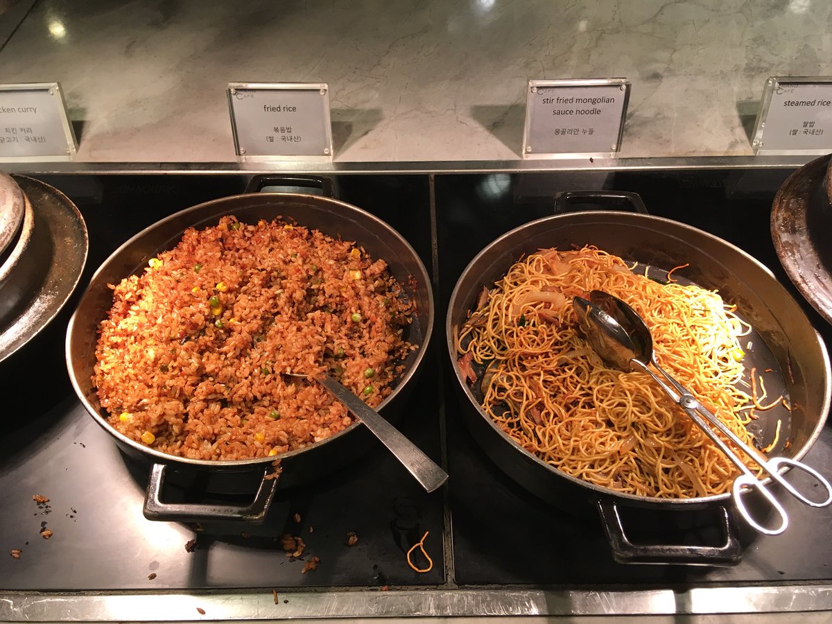 DavidWilding271's tweet image. Korean #BreakfastwithDavid #DiningwithDavid - guess which option I went for! 🤔🤔😂😂