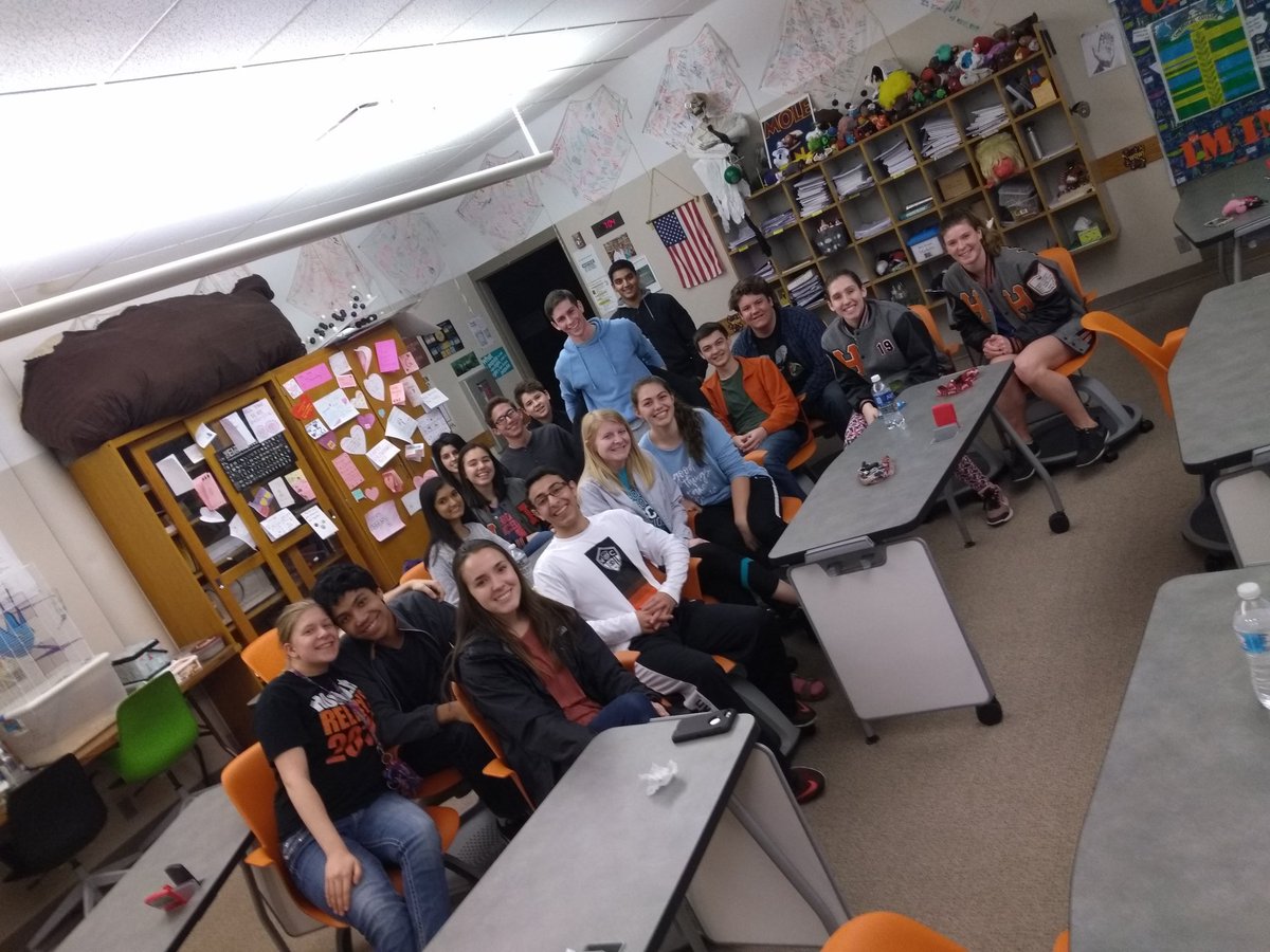 pyrochemteach's tweet photo. Chem Club! #ACSPIB https://t.co/GUZTO8cmqE