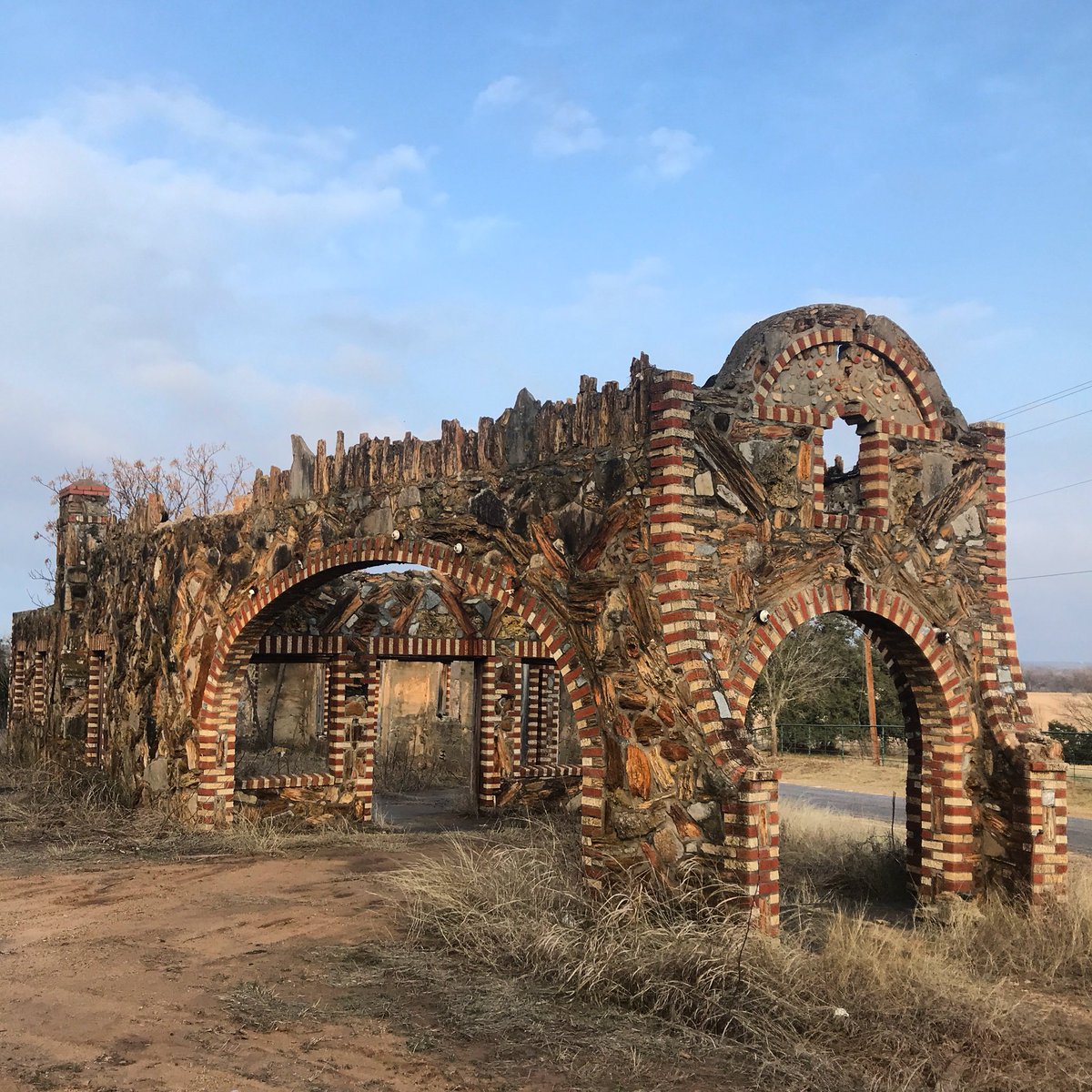webbleebruce's tweet image. Vernacular rock architecture is prevalent in #glenrose Texas