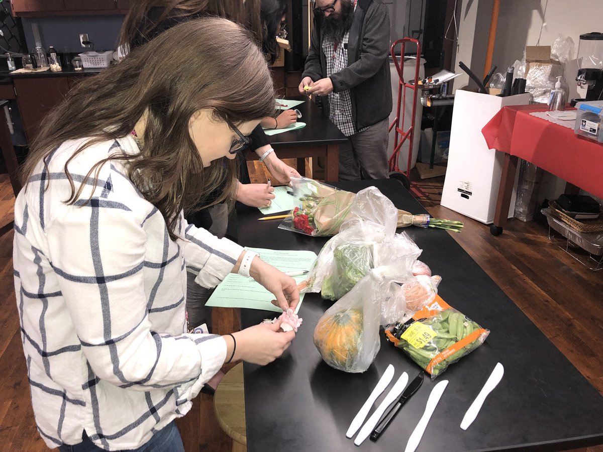 dr_mqiverson's tweet photo. Learning and growing...that’s what makes #RISDGreatness @RISDScience @DR_RC @mshollack94 @Byoteec @ThinkingMaps https://t.co/jo73BfKnkH