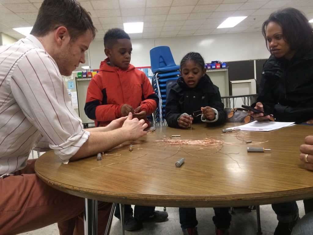 BaltCoPS's tweet photo. We are learning so much at the @GlyndonES Night of Innovation. How to tell a story, how to make a tiny motor, how to play video games using tin foil controllers. Students showing their peers new skills! https://t.co/t5w1jk6tLi