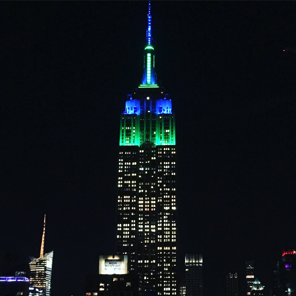 NEDAstaff's tweet photo. Special thanks to the @EmpireStateBldg for lighting it up blue and green for National Eating Disorders Awareness Week (#NEDAwareness)! We are so grateful for your support in raising awareness for #eatingdisorders. https://t.co/Glyf5GXPpJ
