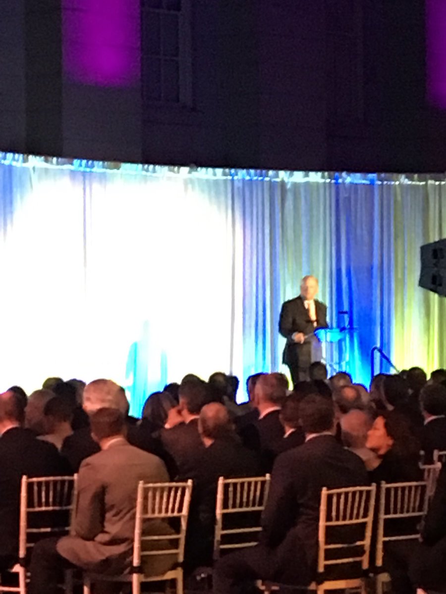 AndreaRusnak's tweet photo. Enjoying our VIP reception with our guest speaker General Colin Powell. @PSCUForward #CUNAGAC https://t.co/MIbGZEzvue