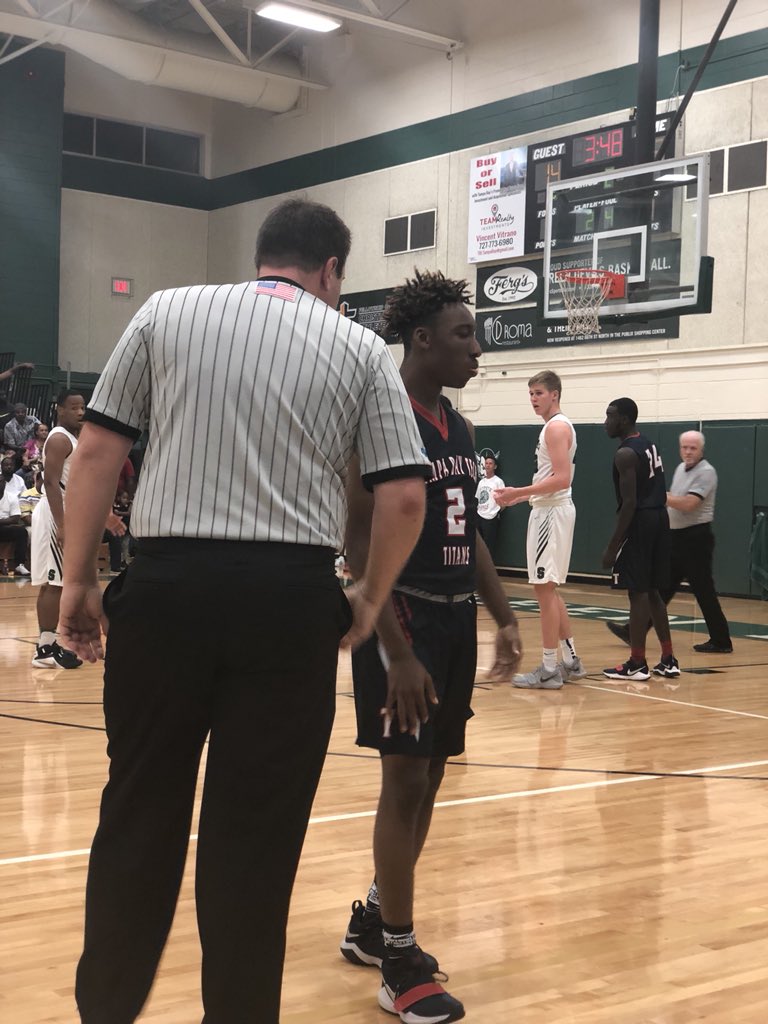 BayAreaHoopsfl's tweet photo. 4 fouls in the 1st half for Tyrick Brascom is crazy!!! I saw 2 questionable calls against Brascom. @DoubleimpactT @TBTHSBasketball @jarroyoSCE https://t.co/2sokvQAKfT