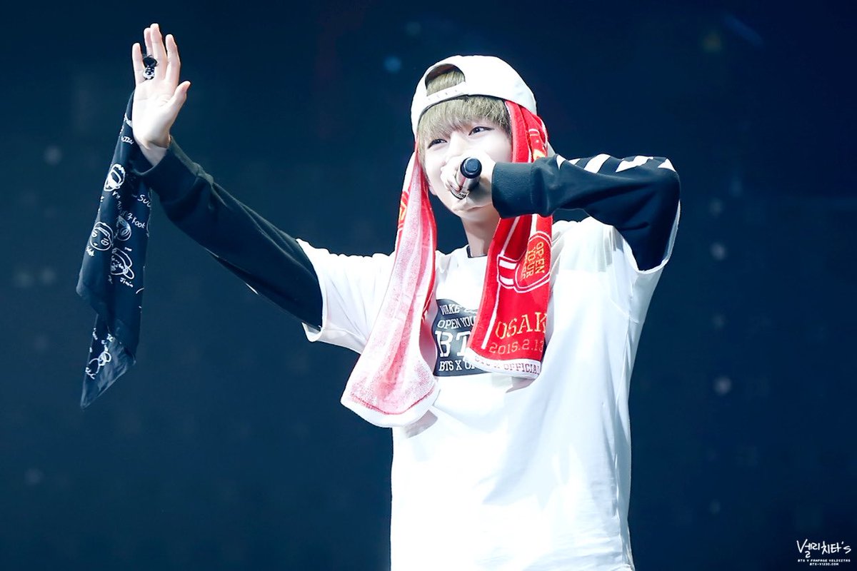 taehyungpic's tweet photo. #iHeartAwards #BestFanArmy #BTSARMY  @BTS_twt https://t.co/OJ56nE49gD
