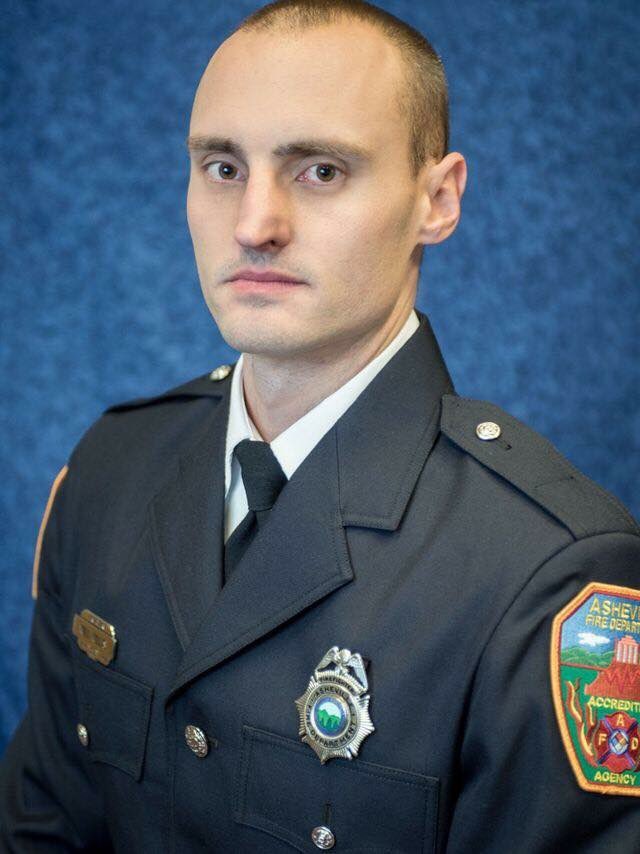 CarolinaBhood's tweet photo. Very sad news coming out of Asheville. Will Willis lost his battle with cancer today, at the young age of 33. He leaves behind a wife &amp; 4 young children. Gone way to soon, please consider helping his family. #RestEasyHero https://t.co/EC6iHtn5TP  #Brotherhood #CBH18 https://t.co/L3HfAYejfF