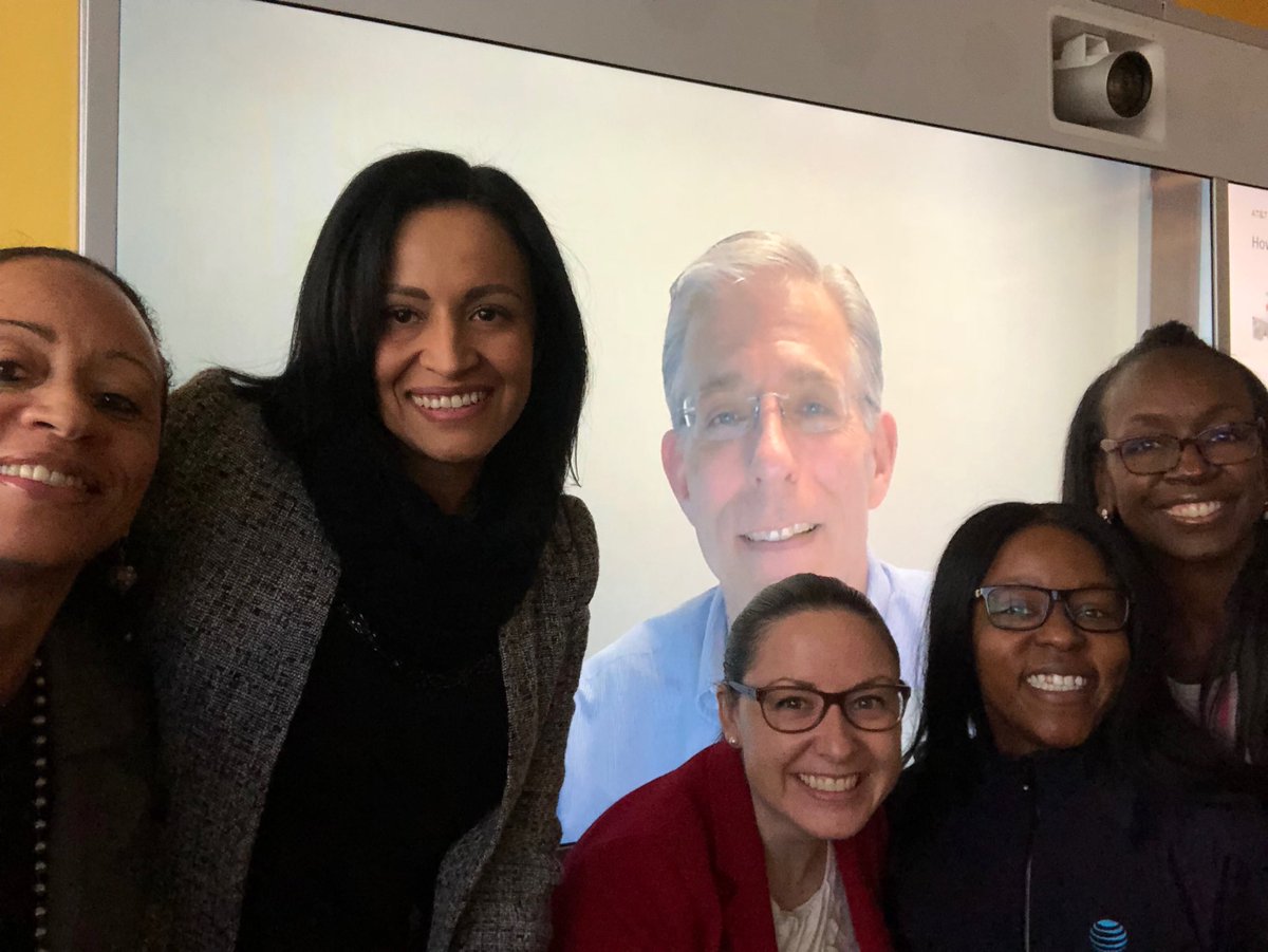LorenaGWOA's tweet photo. @WomenofATTSoCal mentoring circle with our fabulous mentor #catherinecarter learning about Compensation from #curtjohnson. @Georgiazachary @betsyharmse https://t.co/9C48cyGwYm