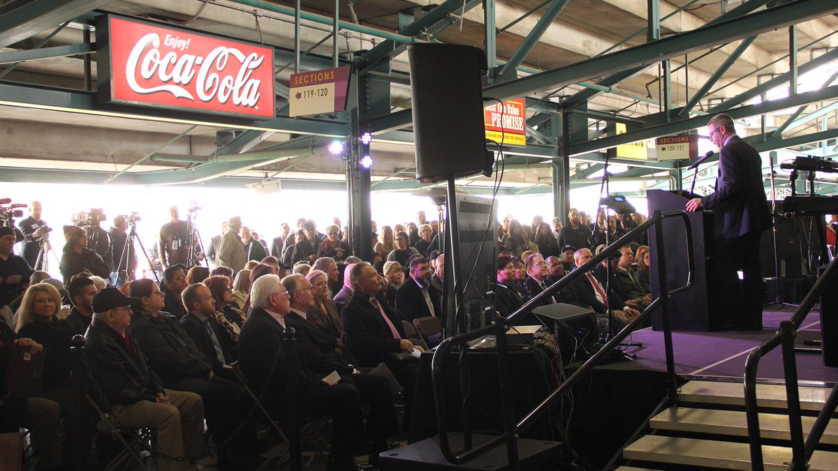 FresnoGrizzlies's tweet photo. "Fresno Sports and Events" assumes ownership of Fresno Grizzlies
Headed by managing general partner Michael Baker, new group will immediately begin capital improvements to Chukchansi Park; new lease agreement through 2036 | Read more: https://t.co/nBQRtfcM9C
#Growlifornia #Fresno https://t.co/03znwpaxsB