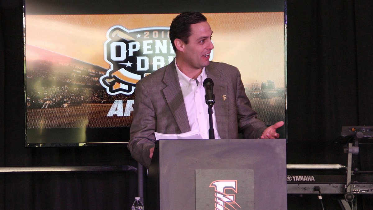 FresnoGrizzlies's tweet photo. "Fresno Sports and Events" assumes ownership of Fresno Grizzlies
Headed by managing general partner Michael Baker, new group will immediately begin capital improvements to Chukchansi Park; new lease agreement through 2036 | Read more: https://t.co/nBQRtfcM9C
#Growlifornia #Fresno https://t.co/03znwpaxsB
