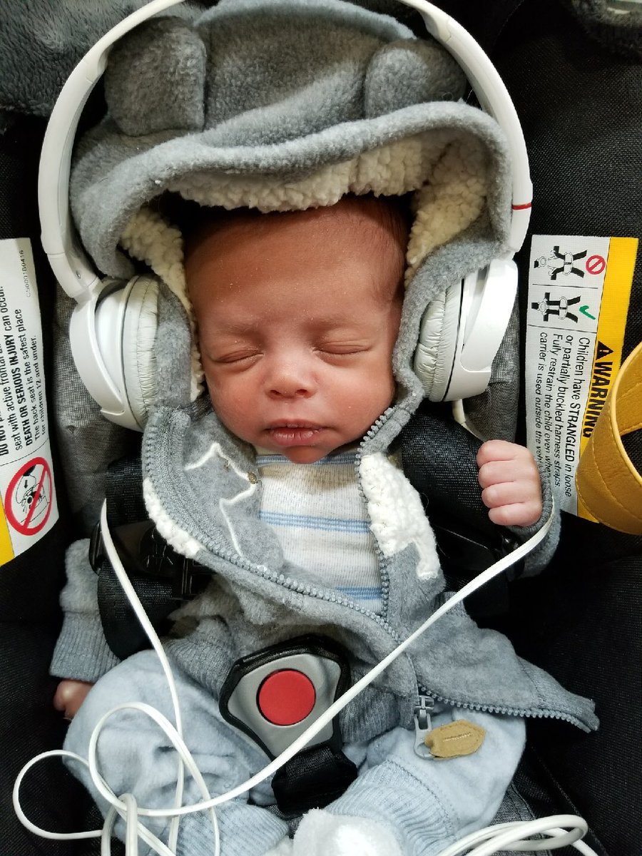 aaronfarrarNews's tweet photo. Look who came to visit me at the game I’m covering. Love my little man! #babiesfirstgame https://t.co/EOg56yEAvZ