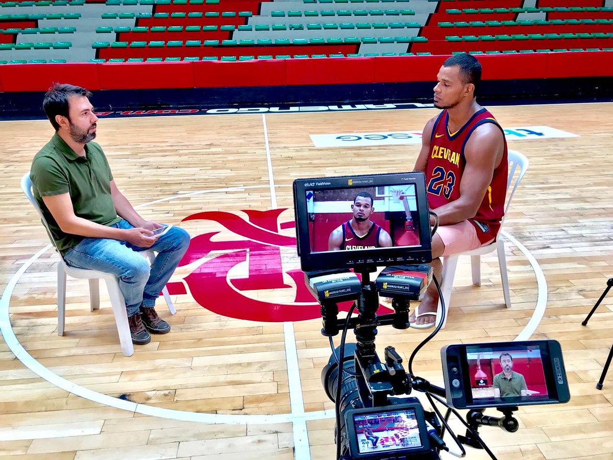 Oriundo da maior comunidade da América Latina, a Rocinha, foi o esporte quem o 'salvou', nas palavras de Leandro Discreto. E foi o basquete que o trouxe ao 'Protagonistas', para contar uma história de superação e inspiração. Clique no link para assistir youtu.be/gQYf32jrjKM