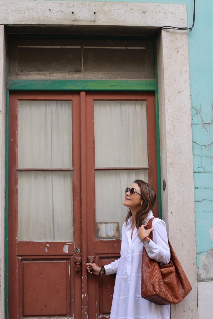 It doesn’t matter where you are going, it’s who you have beside you 👜 bit.ly/1PKFZs0 Love, Adriana #AdrianaCastro #TheClassics