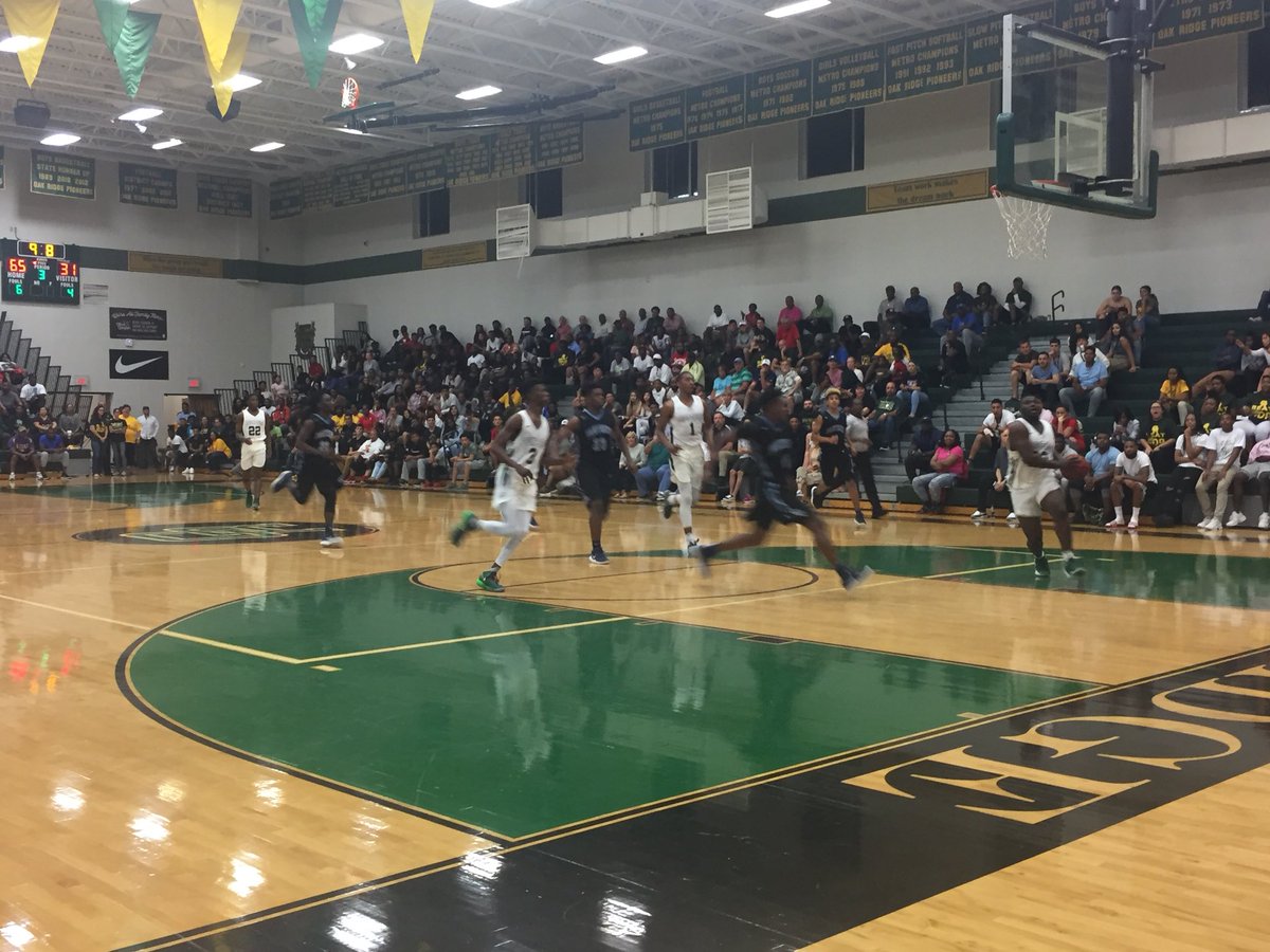 OakRidgeHS_OCPS's tweet photo. After the Third Quarter: Oak Ridge 65 - @DrPhillips_OCPS 31 Go Pioneers!!! #thisisoakridge #pioneerpride #BeatDP @TheRidgeSports https://t.co/2sphUJH76z