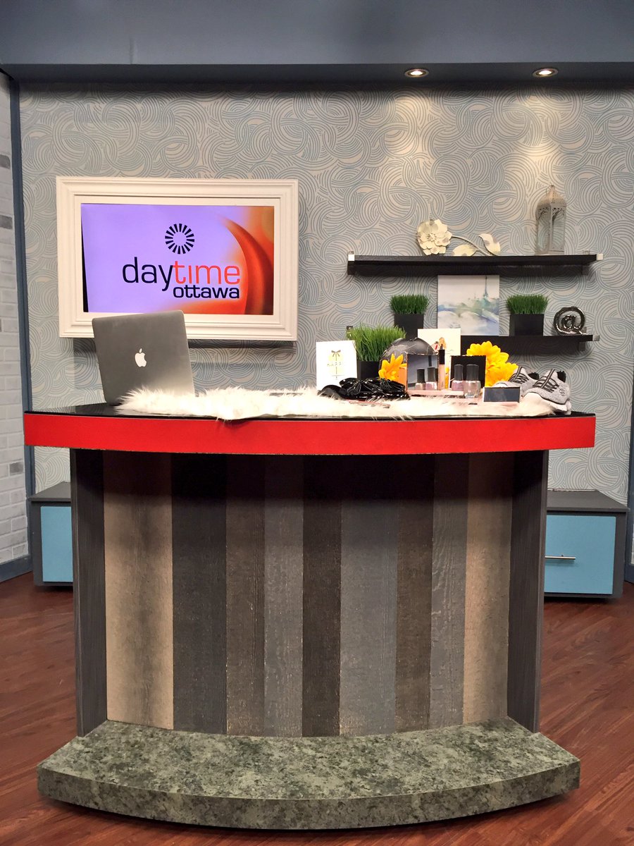 20YS's tweet photo. Our top fave products from @SajeWellness @Skechers_Canada @VionicCanada from @mansfieldsshoes & #QUOCosmetics from @ShopprsDrugMart make a beautiful display @daytimeottawa w @dylanblackradio today! Just look! 🌼🌻🌼 https://t.co/nzmmARWeLO