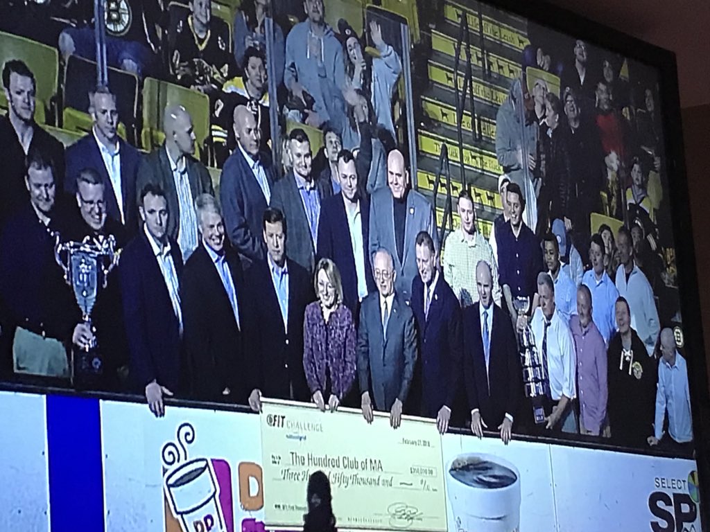 DaniW_NG's tweet photo. .@nationalgridus employees raised nearly $30k toward the $350k donated to the #100club of #MA. Celebrating tonight at @BostonBruinsNHL  @TimHoranNG @CordiOHara_NG @tmsobs https://t.co/zuYRtFM5gP