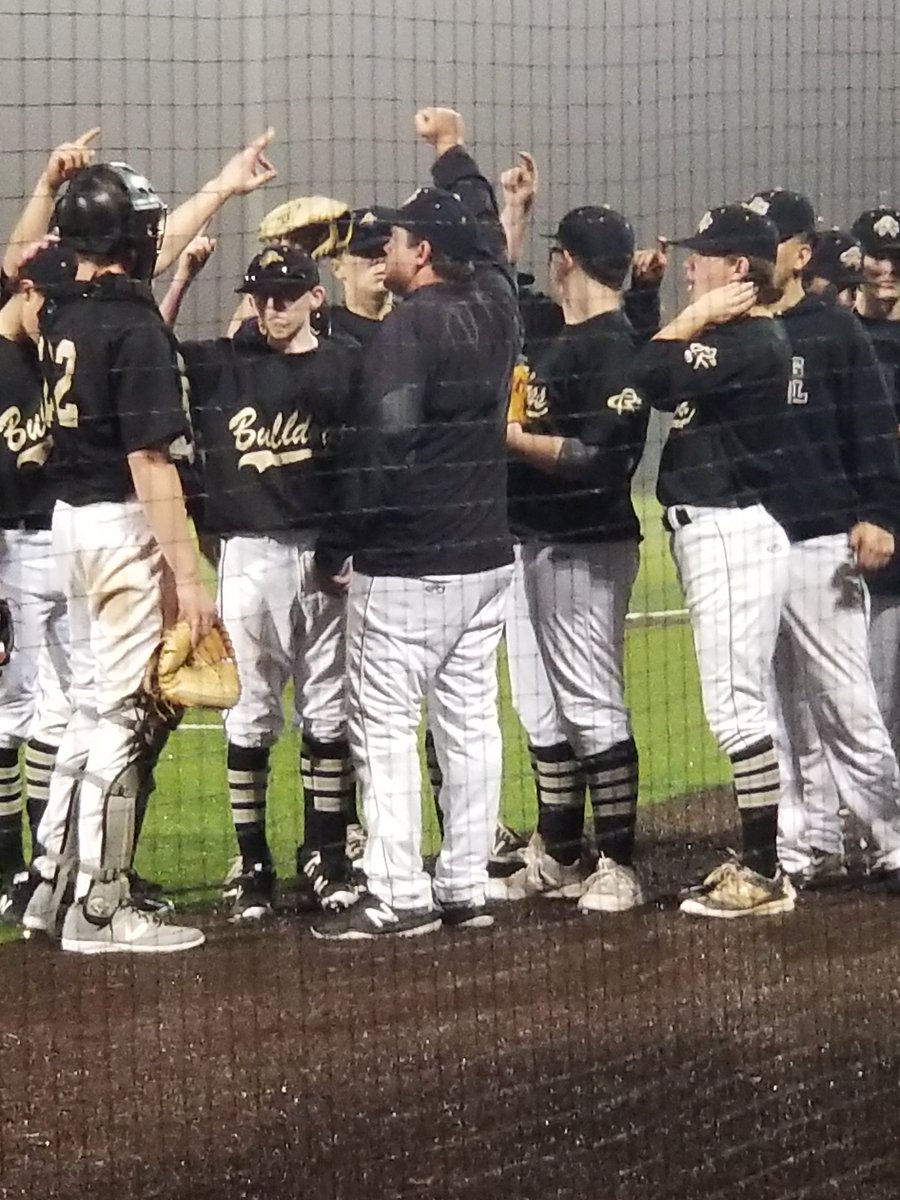 MathRoberts's tweet photo. My happy place #PuddinRocks #GoBulldigs #lovemy18 https://t.co/VYhFS6ZHve