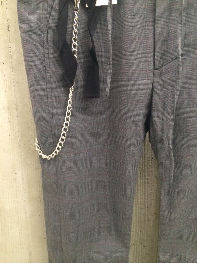 MT_HARAJUKU's tweet photo. <Ch.>新作が入荷致しました。VENIC PT
ダークグレーチェック 33,000円(+tax)
ウォレットチェーンが付属しております。
#monkeytime #ch #joinchapter https://t.co/X4PlDlmqsr