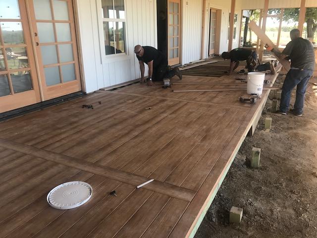 Our Board &amp; Batten siding and trim in Frost, as well as #Zuri decking, will be featured on tonight's <a href="/HGTV/">HGTV</a>'s #FixerUpper at 9 PM CT! Special thanks to <a href="/lansingbp/">LansingBP</a> in #Dallas for their help on this project. #tvshow #homeimprovement