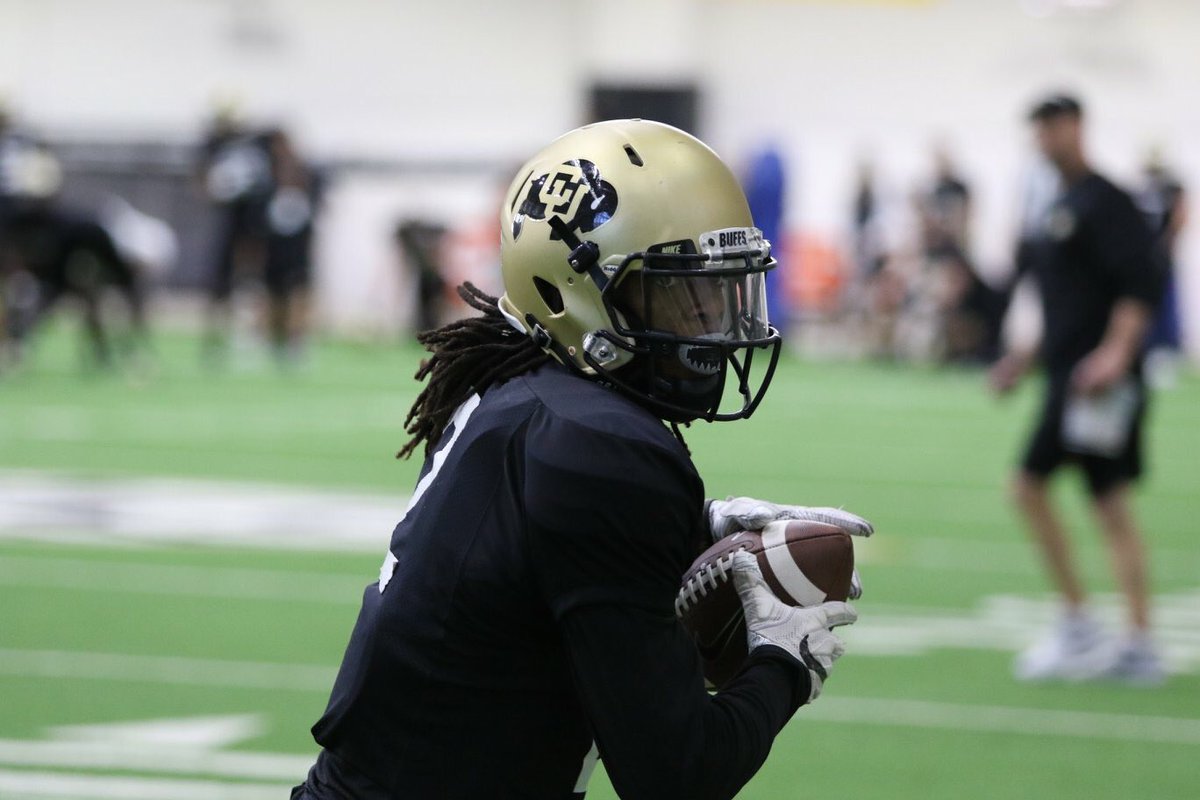 Viska2live's tweet image. I keep my head in the swivel #2live