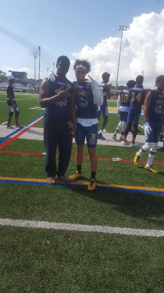 ic3_theprophet's tweet photo. Myrtle Beach was legit! We put on for the 757❗️No one can stop us❗️🤫💯🏈@Muuuybien @Allstar_ree @coachchalliday @rickyhar01 @chaequanboyd4 @CoachBM_Lions https://t.co/tf4mEdDRJO
