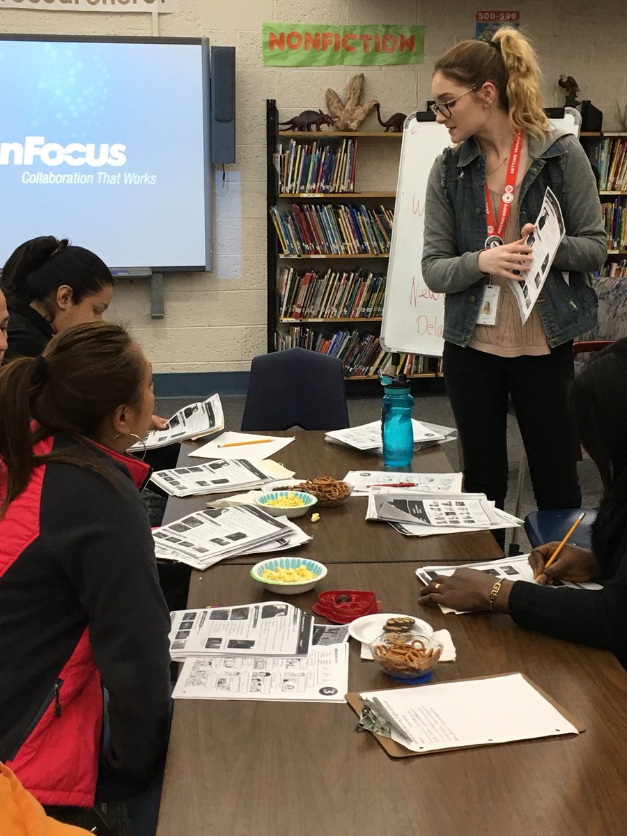JessWilliamsPLV's tweet photo. English Experience was very productive tonight! So much learning going on! #cddolphins #polarpride #plvbear https://t.co/fndaXjrFSj