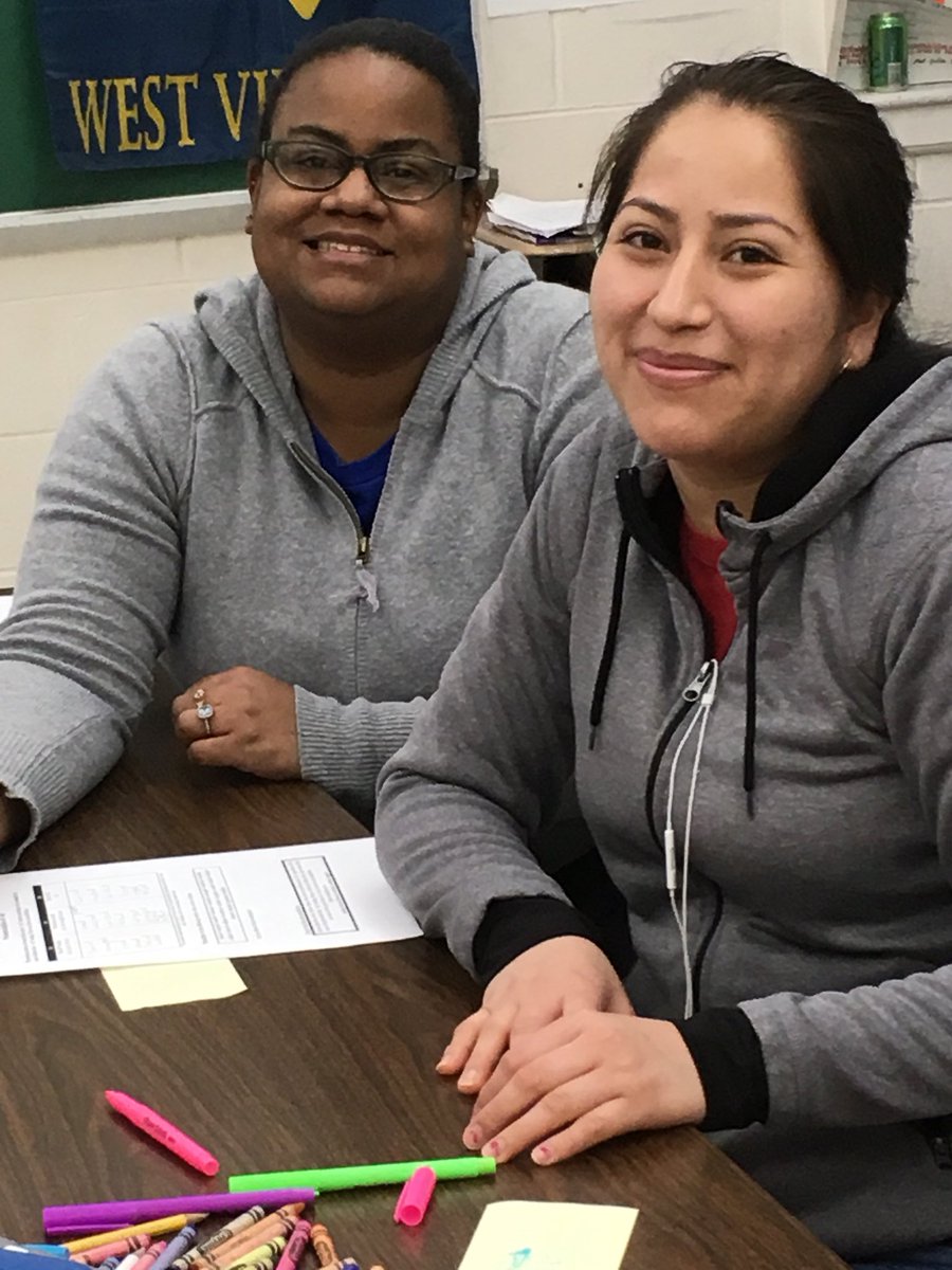 JessWilliamsPLV's tweet photo. English Experience was very productive tonight! So much learning going on! #cddolphins #polarpride #plvbear https://t.co/fndaXjrFSj