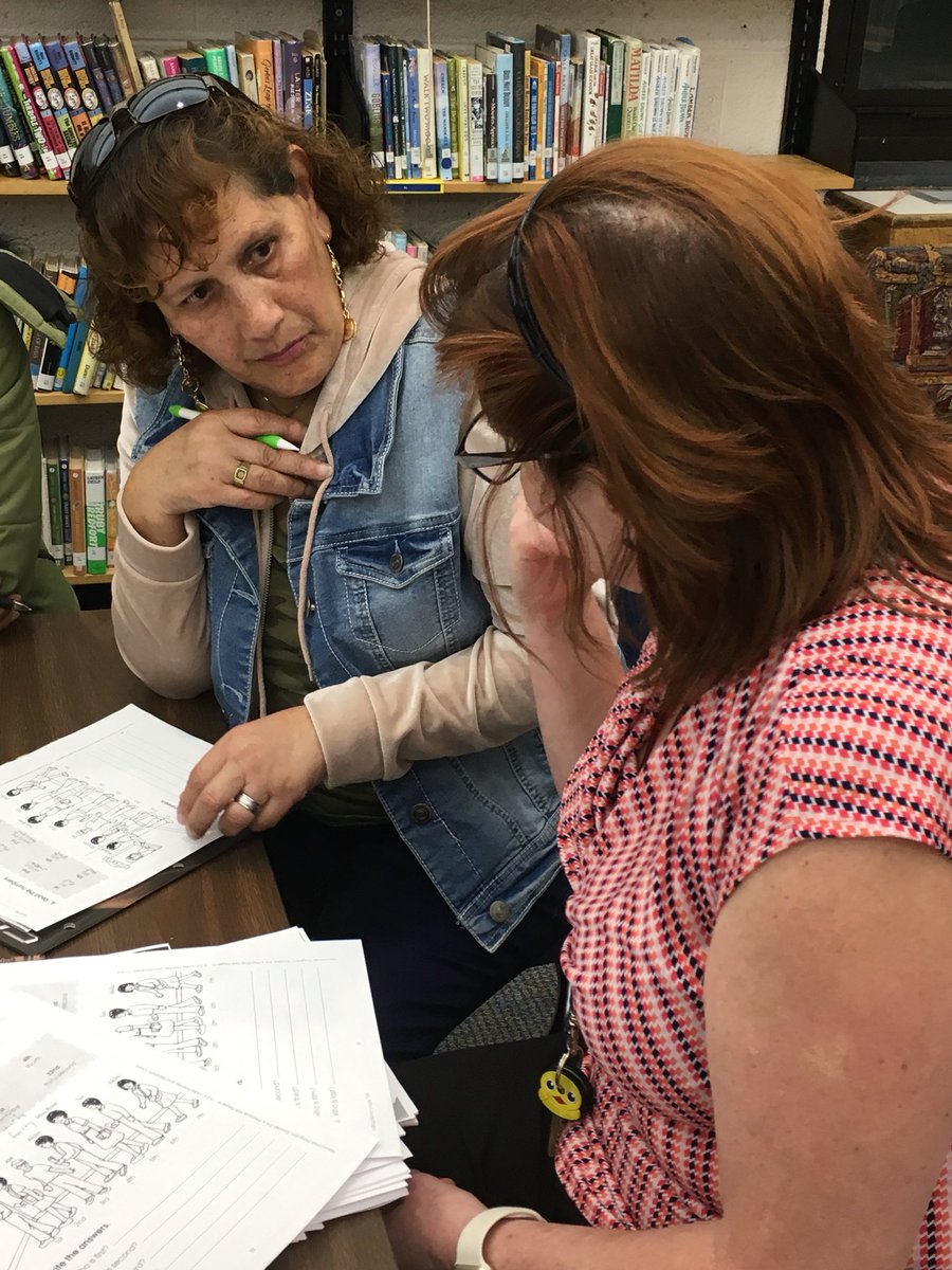JessWilliamsPLV's tweet photo. English Experience was very productive tonight! So much learning going on! #cddolphins #polarpride #plvbear https://t.co/fndaXjrFSj