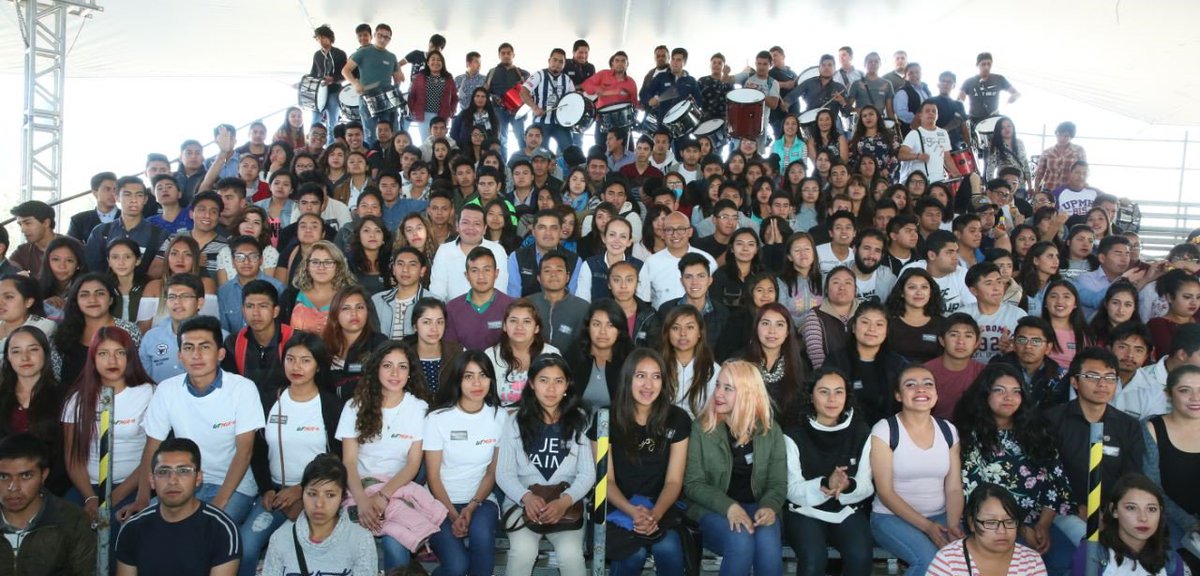 paula_hdz's tweet photo. Gracias a las y los jóvenes hidalguenses por su entusiasmo e interés en aprovechar los apoyos que les ofrece el @gobmx y el @gobiernohidalgo. En @Prospera_MX seguiremos trabajando para que tengan más y mejores opciones de crecimiento. https://t.co/7O5KpJ0Dfy