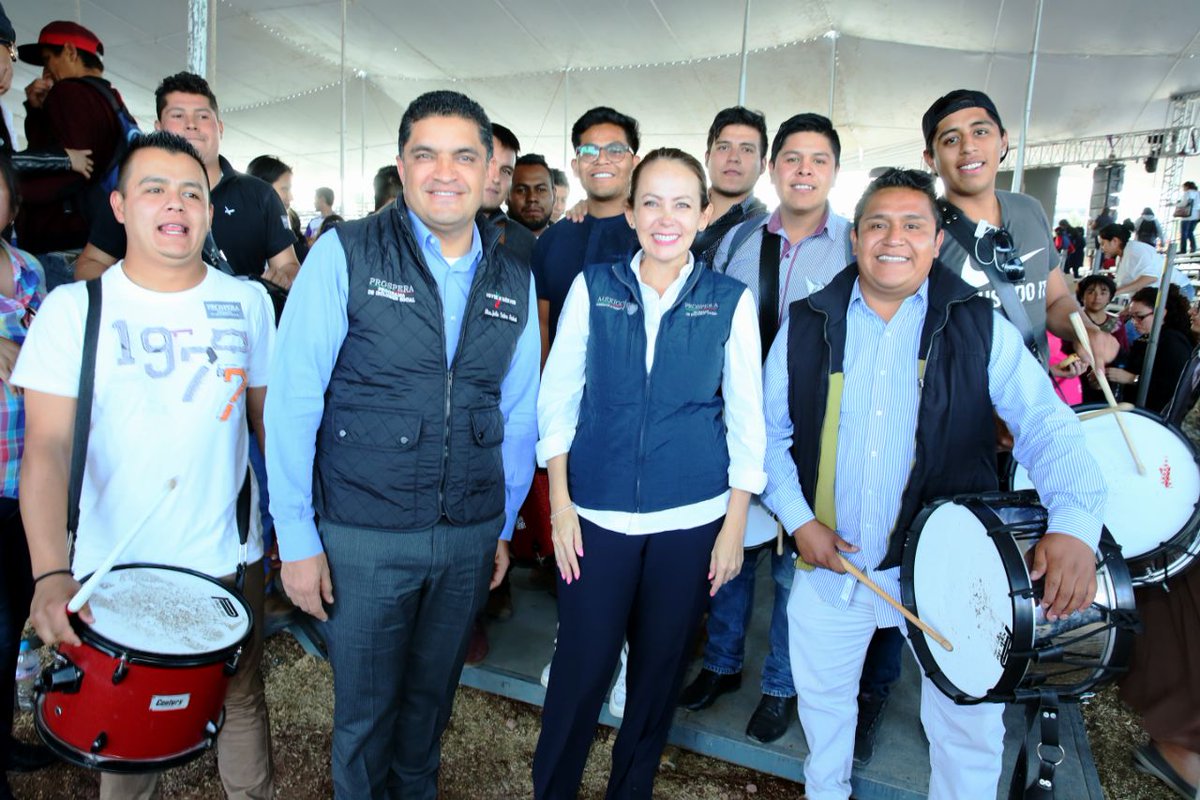 paula_hdz's tweet photo. Gracias a las y los jóvenes hidalguenses por su entusiasmo e interés en aprovechar los apoyos que les ofrece el @gobmx y el @gobiernohidalgo. En @Prospera_MX seguiremos trabajando para que tengan más y mejores opciones de crecimiento. https://t.co/7O5KpJ0Dfy