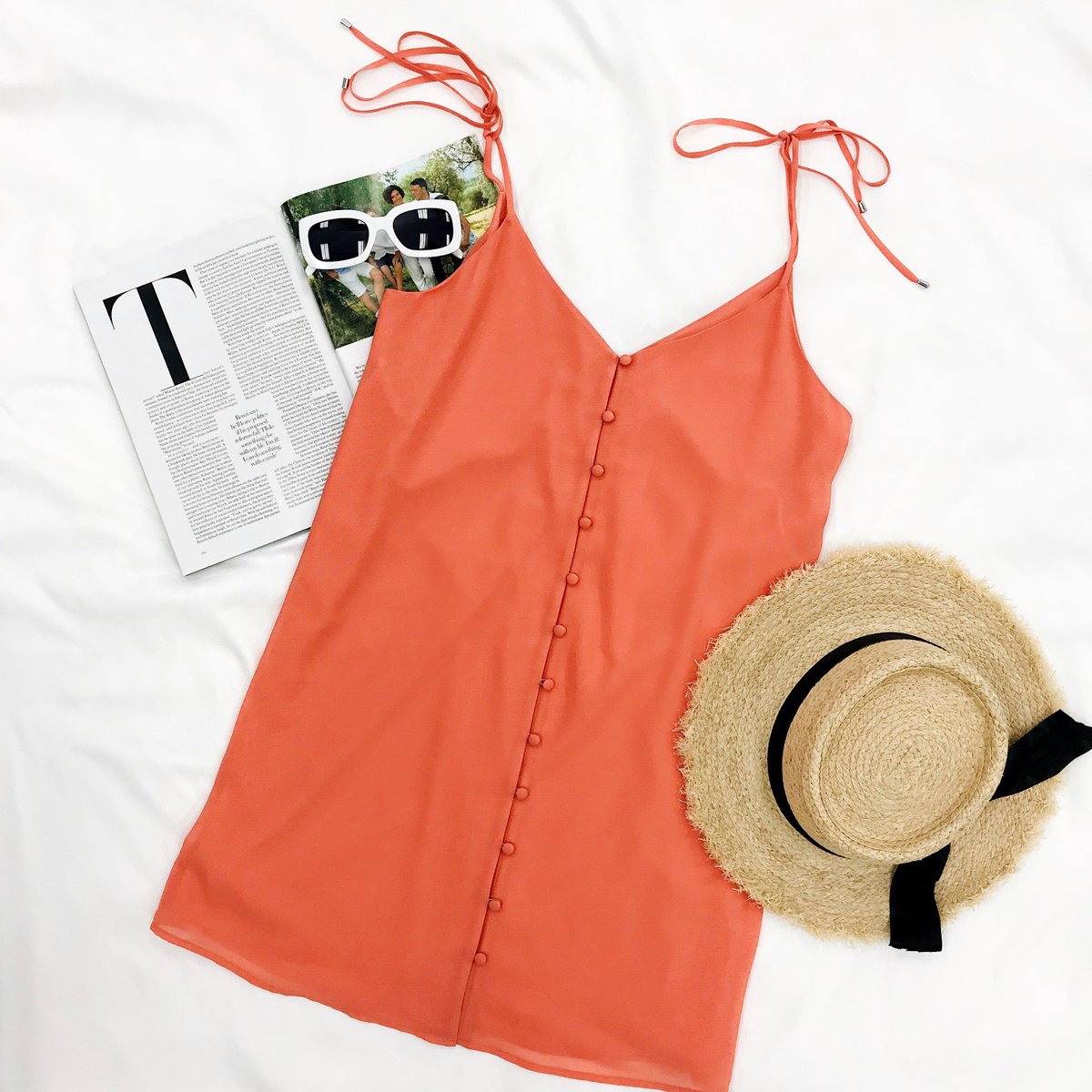 GUESS WHAT?
Paulina button down dress is also in "Salmon" color (plus 6 other colors!) 🌻

naked-zebra.com/collections/dr…

#nakedzebra #nakedzebrastyle #ootd #womensfashion #trendy #flatlay