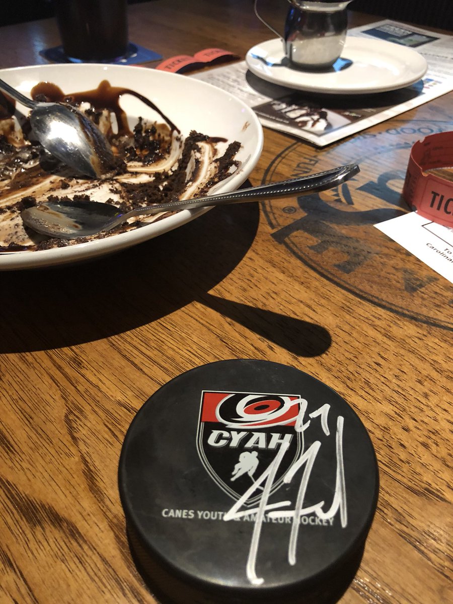 Fuzzyfurr's tweet photo. #CAHCoolBars just got better desert and a signed @JustinFaulk27 puck #TonsofTriviaInMyHead https://t.co/TiXFCrhruo